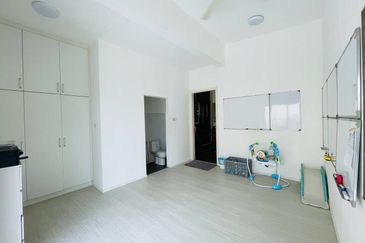 Jalan Pengaturcara U1/51 