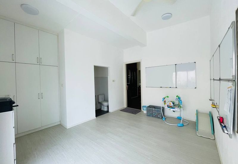 Jalan Pengaturcara U1/51 