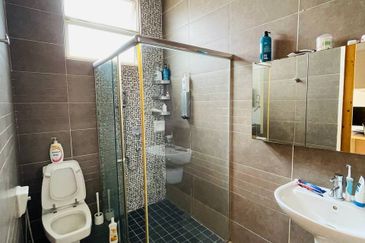 Jalan Pengaturcara U1/51 