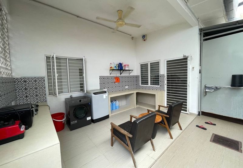 Jalan Pengaturcara U1/51 