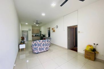 Zeta DeSkye Residence