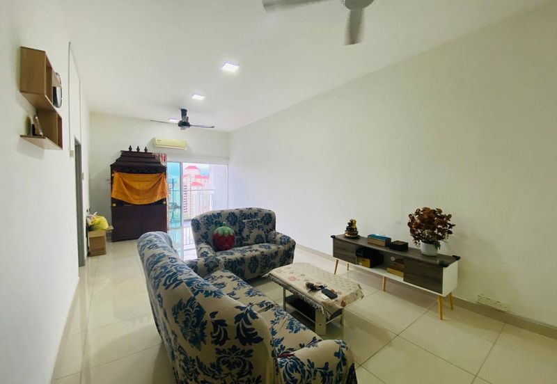 Zeta DeSkye Residence