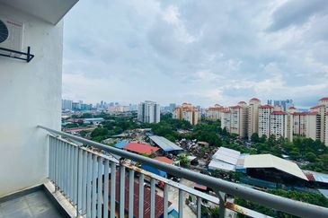 Zeta DeSkye Residence