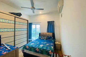 Zeta DeSkye Residence