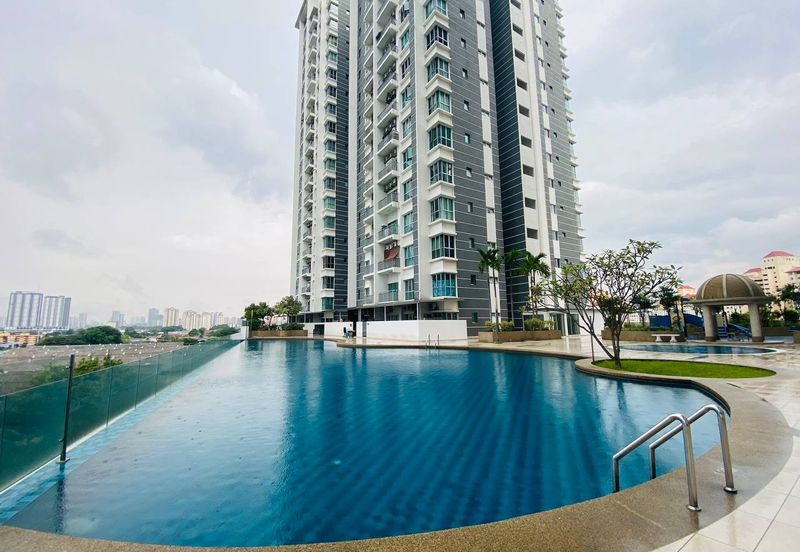 Zeta DeSkye Residence