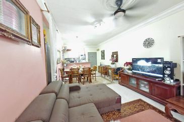 Angsana Apartment @ Taman Raintree