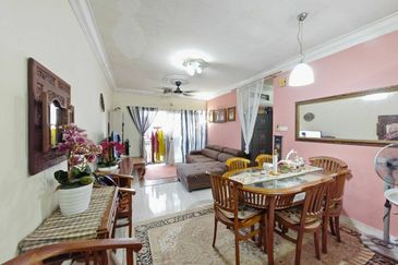 Angsana Apartment @ Taman Raintree