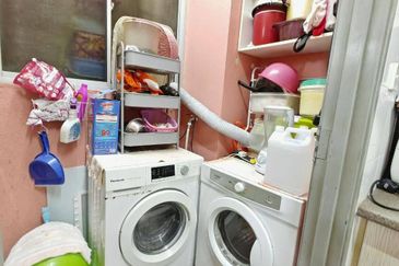 Angsana Apartment @ Taman Raintree