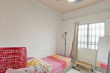 Angsana Apartment @ Taman Raintree