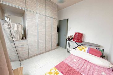 Angsana Apartment @ Taman Raintree