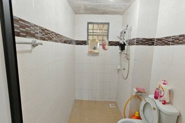 Angsana Apartment @ Taman Raintree