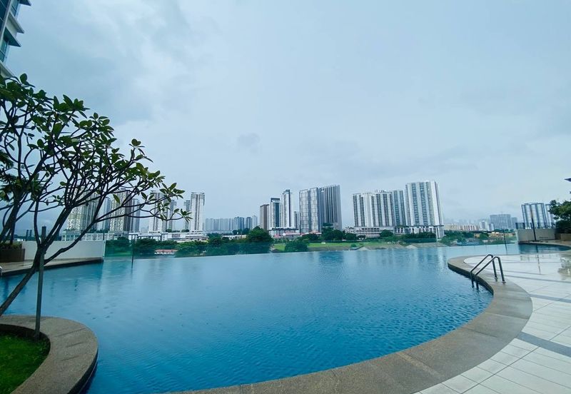 Zeta DeSkye Residence