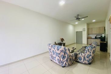 Zeta DeSkye Residence