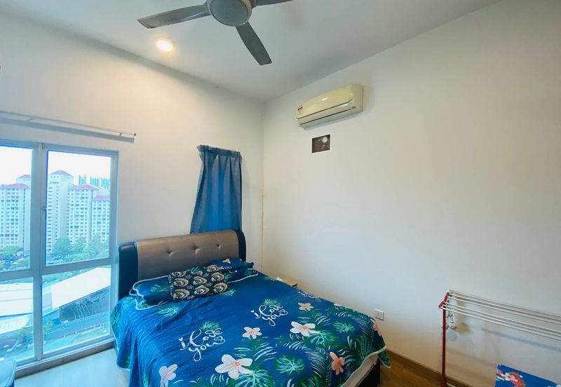 Zeta DeSkye Residence