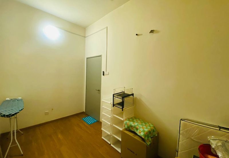 Zeta DeSkye Residence