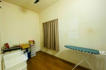 Zeta DeSkye Residence