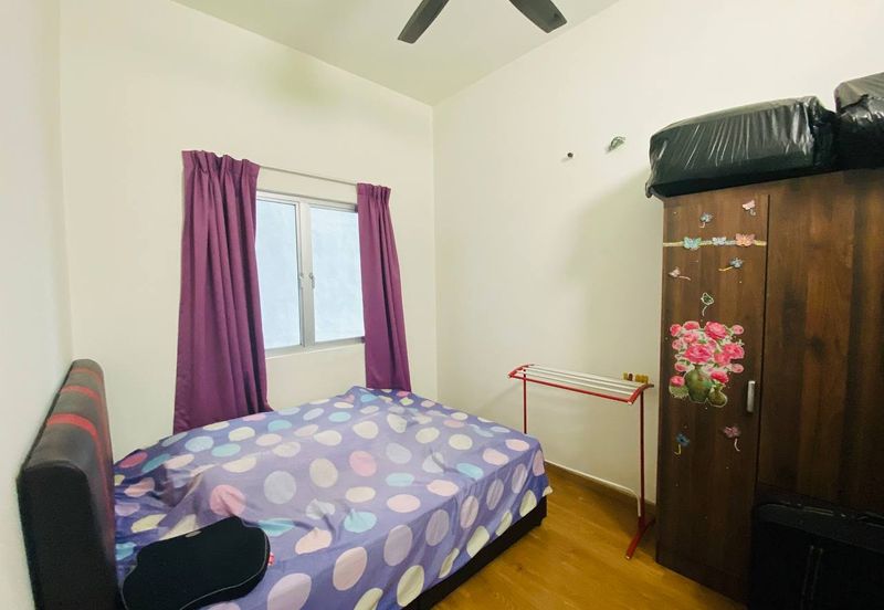 Zeta DeSkye Residence