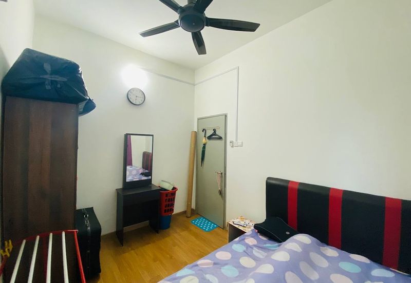 Zeta DeSkye Residence