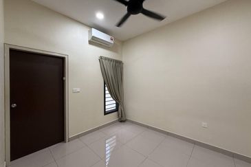 Dayana @Nilai Impian