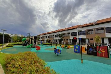 Setia Warisan Tropika (Belladonna)