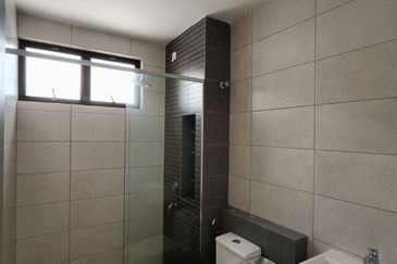 Setia Warisan Tropika (Belladonna)