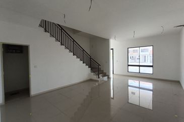 Setia Warisan Tropika (Belladonna)