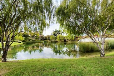 Setia Warisan Tropika (Belladonna)