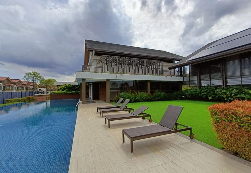 Setia Warisan Tropika (Belladonna)