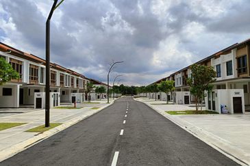 Setia Warisan Tropika (Belladonna)