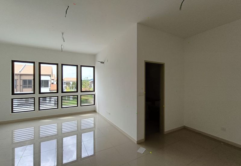 Setia Warisan Tropika (Belladonna)