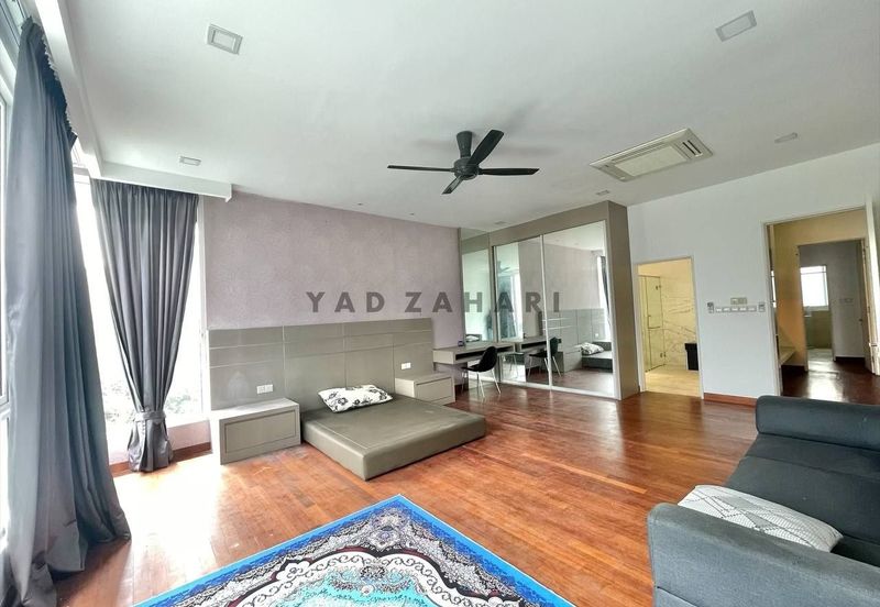 CORNER LOT FURNISH 3.5 Storey Bungalow Garden Residence Aspen Cyberjaya