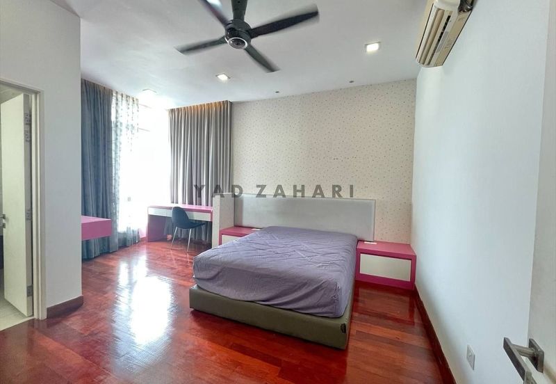 CORNER LOT FURNISH 3.5 Storey Bungalow Garden Residence Aspen Cyberjaya