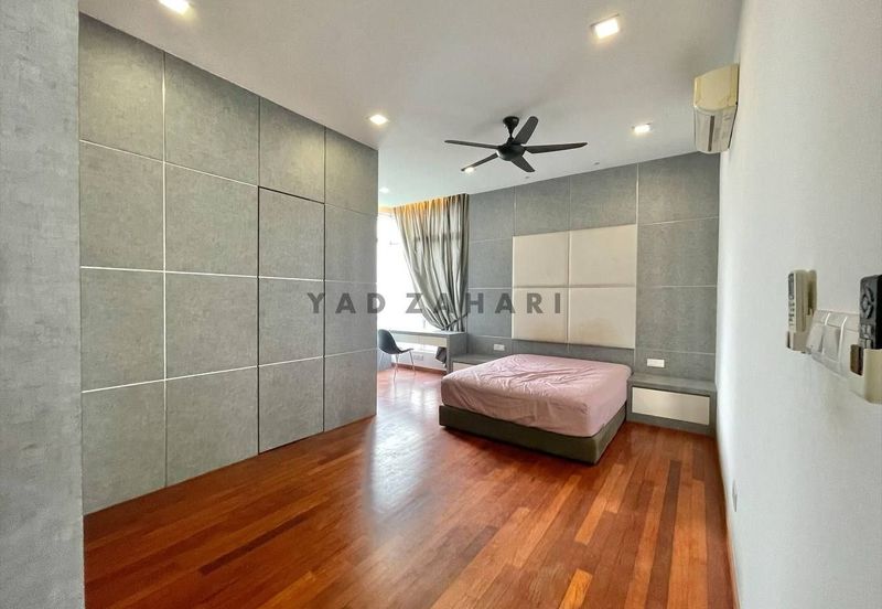 CORNER LOT FURNISH 3.5 Storey Bungalow Garden Residence Aspen Cyberjaya