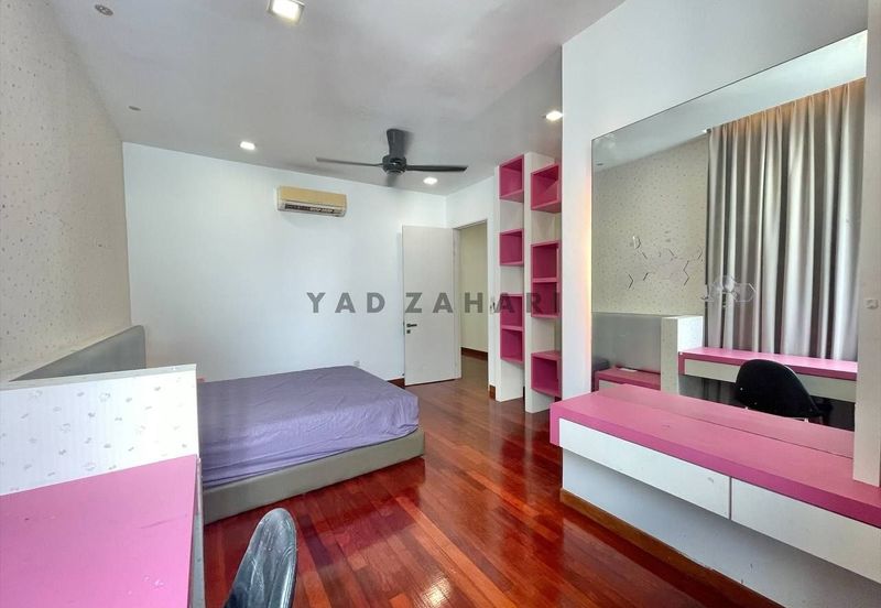 CORNER LOT FURNISH 3.5 Storey Bungalow Garden Residence Aspen Cyberjaya