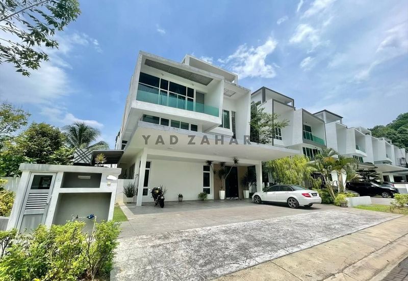 CORNER LOT FURNISH 3.5 Storey Bungalow Garden Residence Aspen Cyberjaya