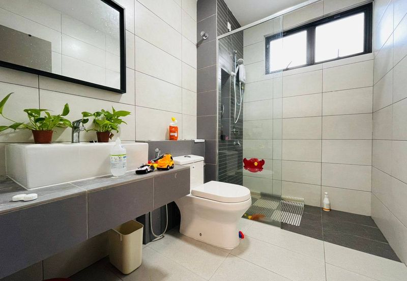 Setia Warisan Tropika (Belladonna)