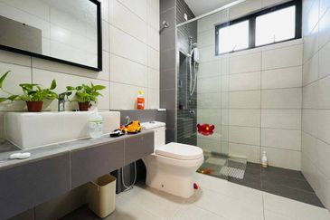 Setia Warisan Tropika (Belladonna)