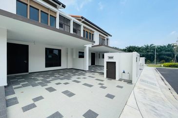 Setia Warisan Tropika (Belladonna)