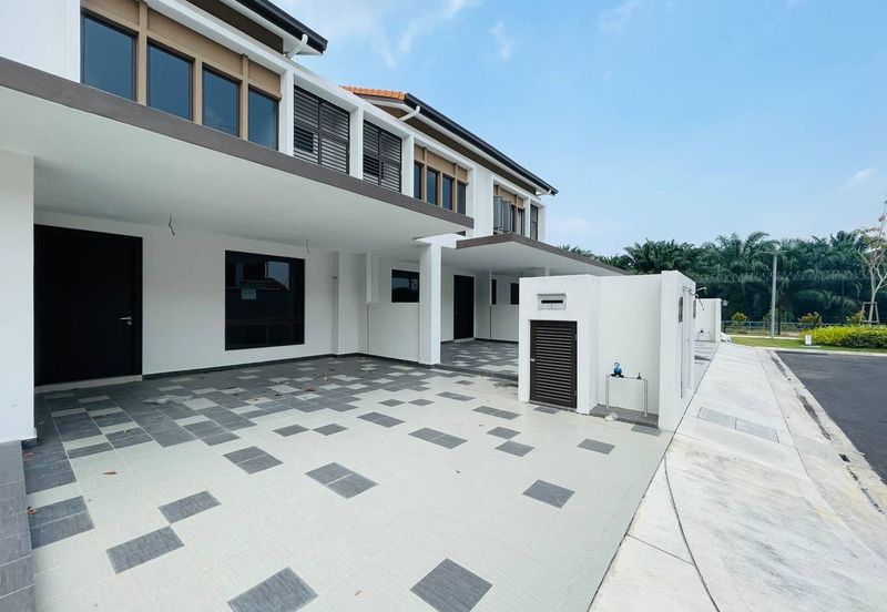 Setia Warisan Tropika (Belladonna)