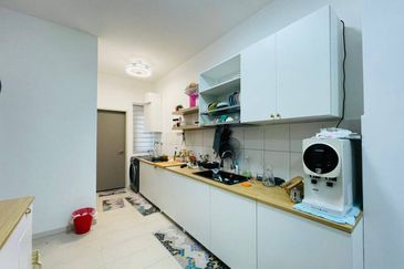 Setia Warisan Tropika (Belladonna)