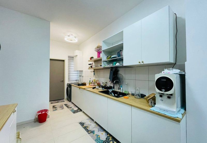 Setia Warisan Tropika (Belladonna)