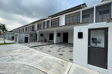 Setia Warisan Tropika (Belladonna)