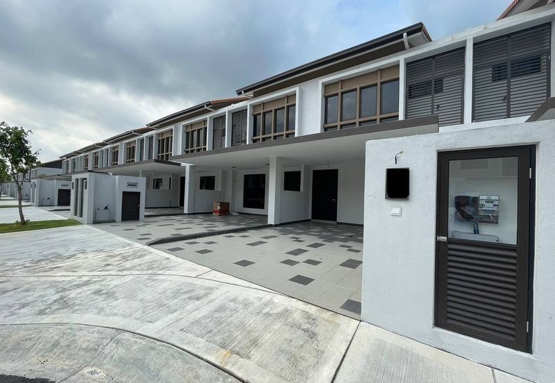 Setia Warisan Tropika (Belladonna)