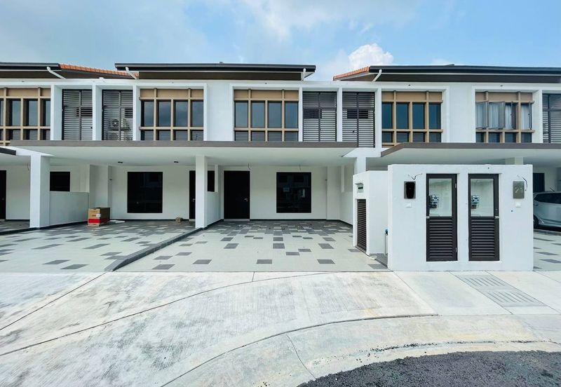 Setia Warisan Tropika (Belladonna)