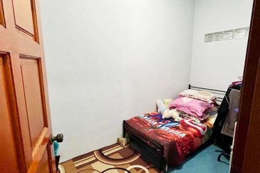 Taman Pinggiran Putra