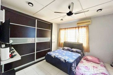 Taman Pinggiran Putra