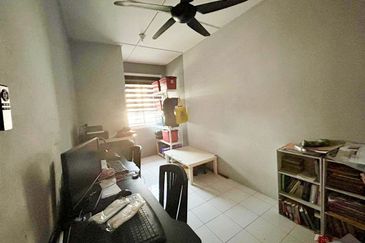 Taman Pinggiran Putra