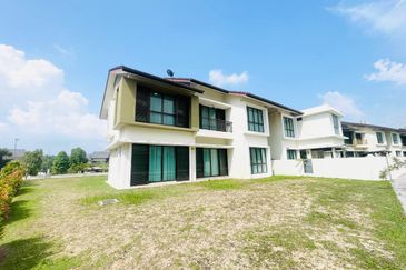 ALAMANDA TWIN VILLAS