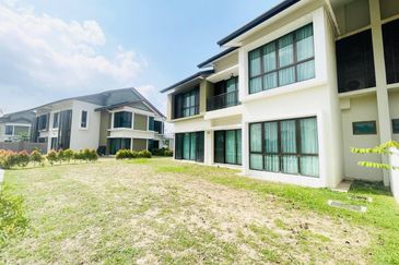 ALAMANDA TWIN VILLAS