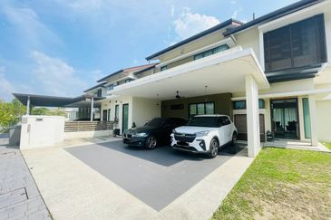 ALAMANDA TWIN VILLAS